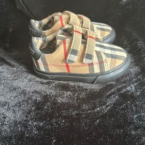 Burberry kids shoes